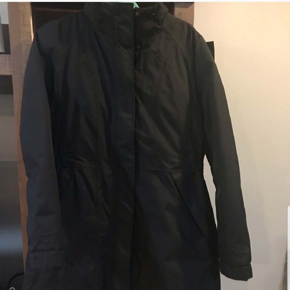 Womens North face long black jacket with fur color